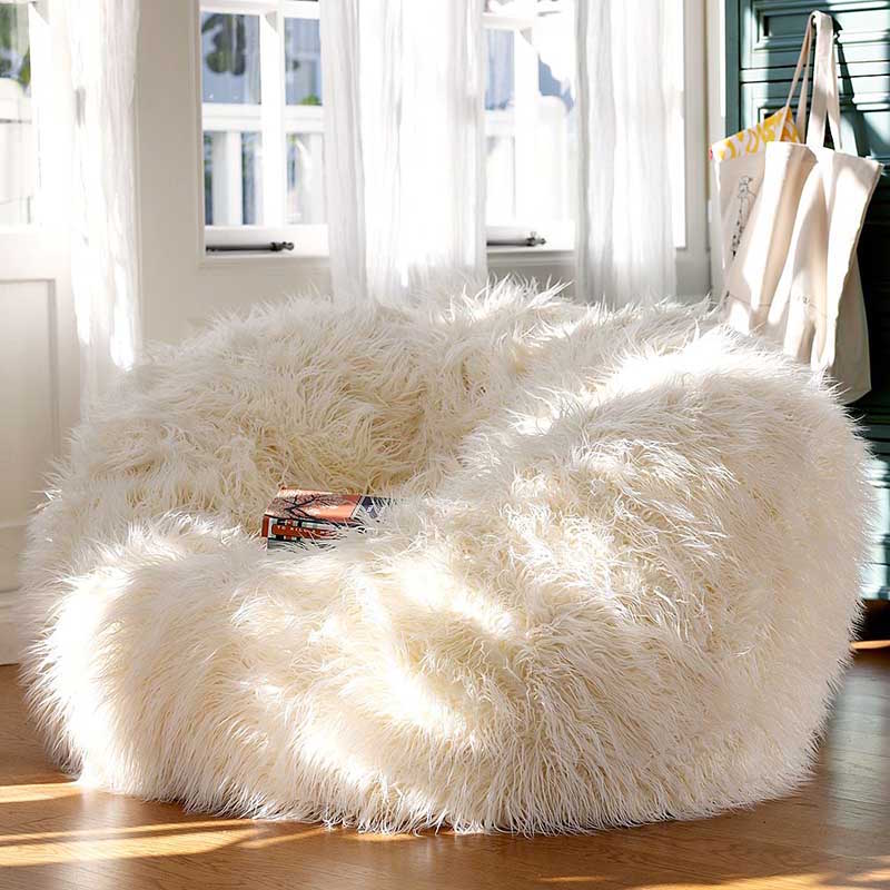 pouf géant à poil long pour le coin de lecture des rêves des pantouflards pouf-geant-blanc-poil-long-coin-lecture-cosy-salon-contemporain