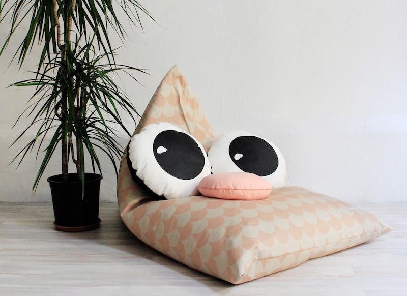 pouf géant avec coussins en forme de poussin super mignon pouf-geant-poussin-mignon-decorer-meuble-chambre-enfant