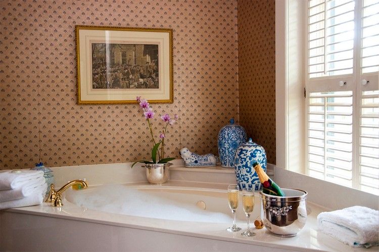Relooker sa salle de bain en 20 idées hyper fastoches ! Idées Baignoires Verriere