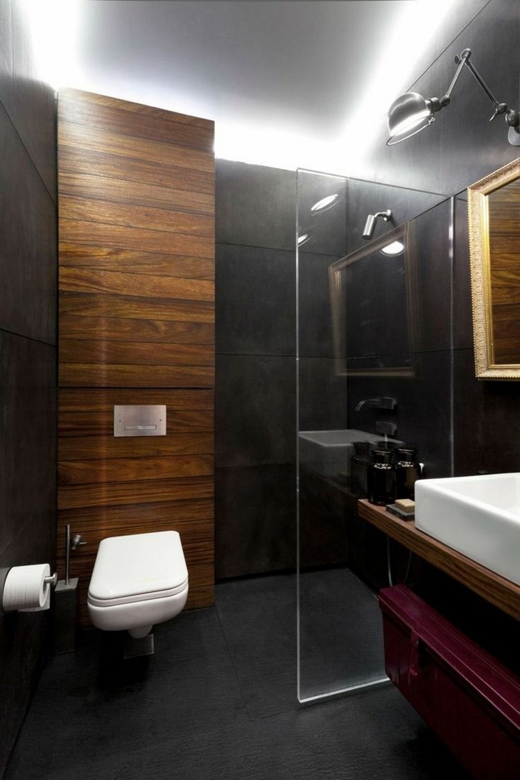salle-bain-noir-bois-parement-mural-carrelage-cuvette-blanche-vasque-poser