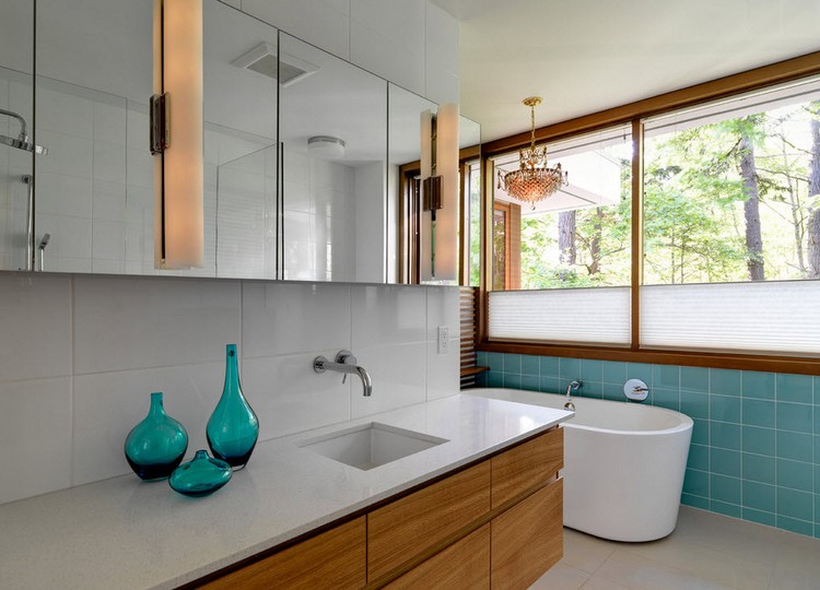 salle-bain-simple-facile-entretien-meuble-sous-lavabo-bois-massif