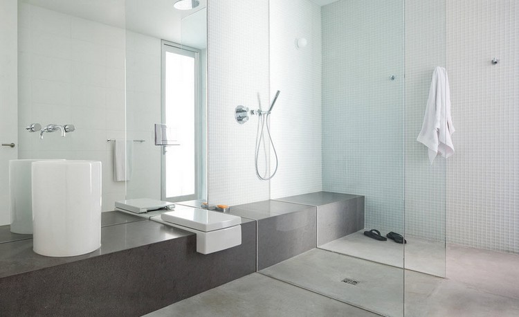 salle-bain-simple-facile-entretien-minimaliste-gris-blanc-lavabo