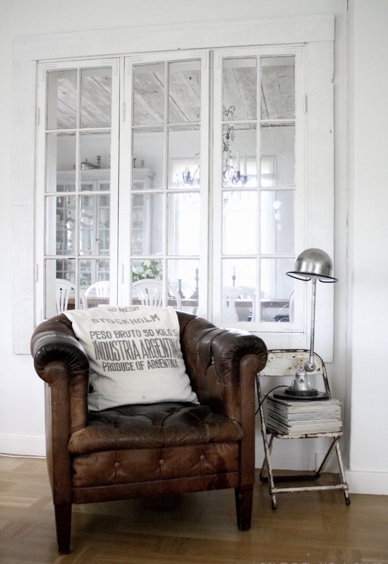 verriere-interieure-bois-fenetre-fauteuil-cuir-style-vintage