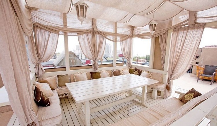 aménager une terrasse d'appartement ambiance-romantique-shabby-chic