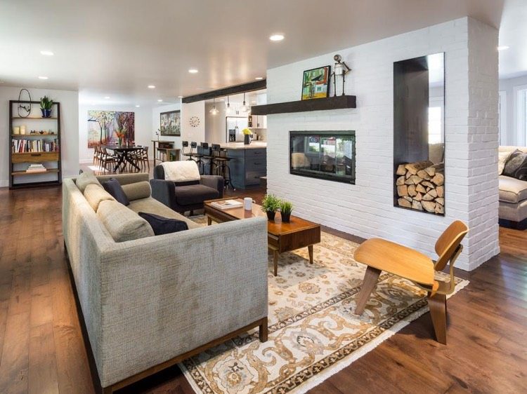 Cheminée double face –grand impact visuel pour un intérieur moderne Brique cheminée inspiration