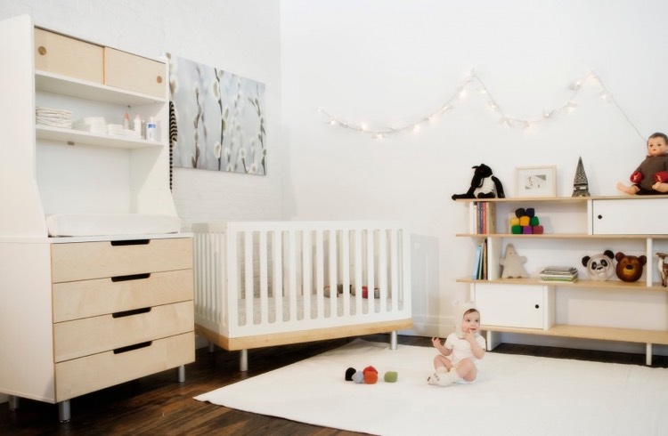 decoration-chambre-bebe-guirlande-lumineuse-meubles-chambre-bebe-bois-blanc