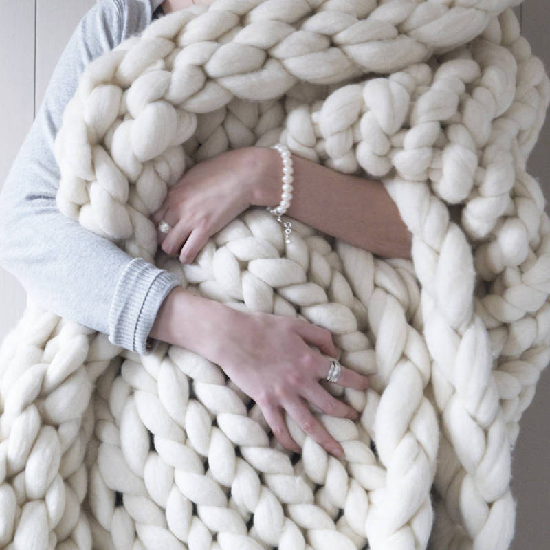 echarpe-plaid-jete-lit-canape-couverture-tricot-grosse-laine-blanche