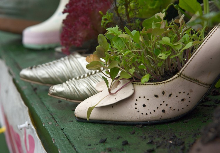 idée-génie-jardin-pots-plantes-chaussures-idées-déco