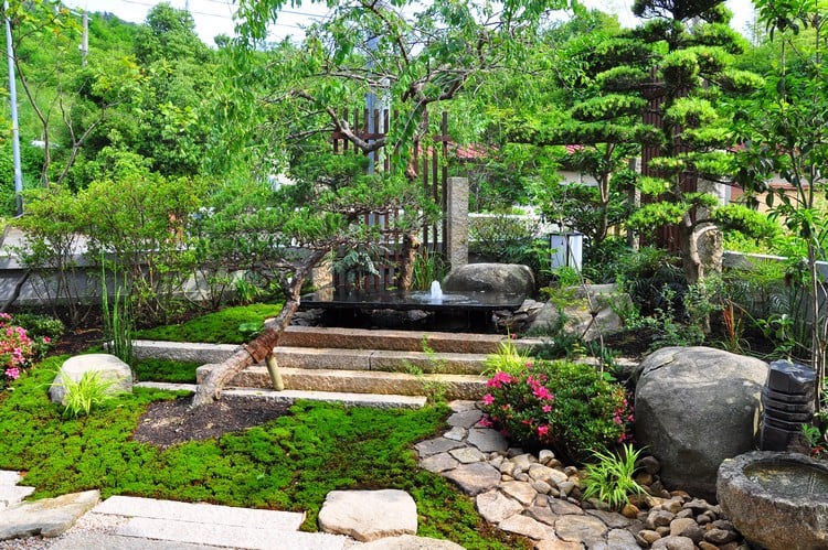 jardins-japonais-idees-fontaine-eau-amenagement-plantes-deco