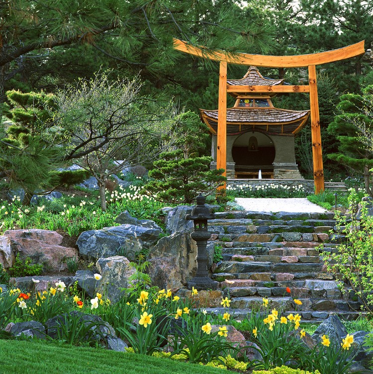 jardins-japonais-portique-bois-massif-pierre-naturelle
