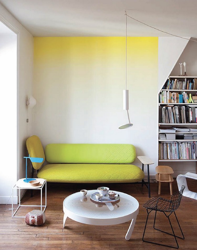peinture-eau-murs-effet-ombre-parquet-massif-canape-jaune