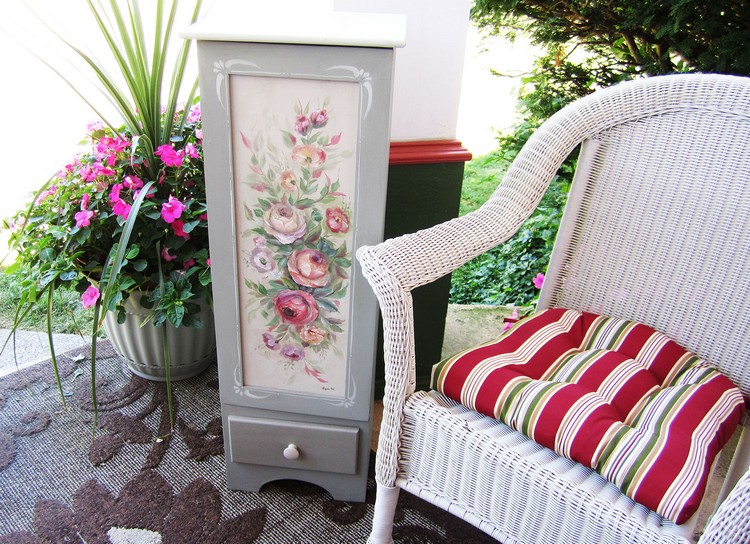 relooker-meuble-ancien-chiffonier-decoupage-chaise-tressee
