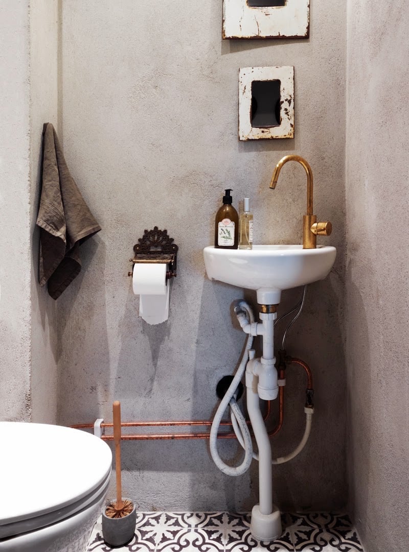 %d0%b0menagement-petite-salle-bain-wc-murs-beton-brut-carrelage-marocain-sol