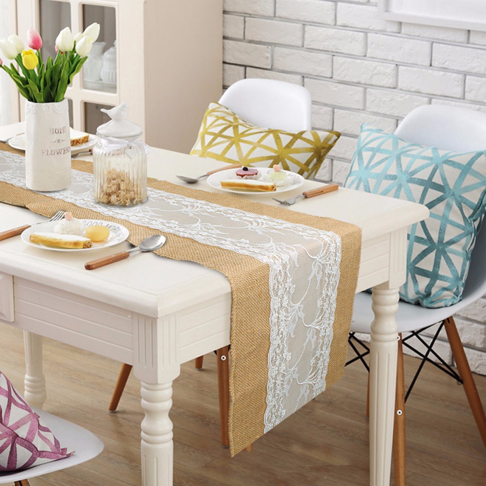 chemin-table-toile-jute-chaises-eames-fleurs-décoration