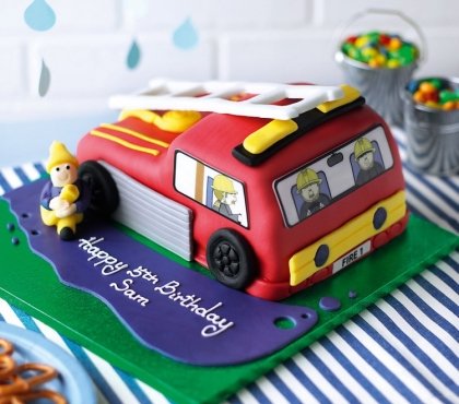 gateau anniversaire Sam le Pompier-camionnette-pompier-déco-pâte-sucre-rouge-jaune
