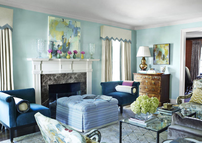 idee-decoration-peinture-salon-bleu-pale-meubles-elegants-accents-pastel