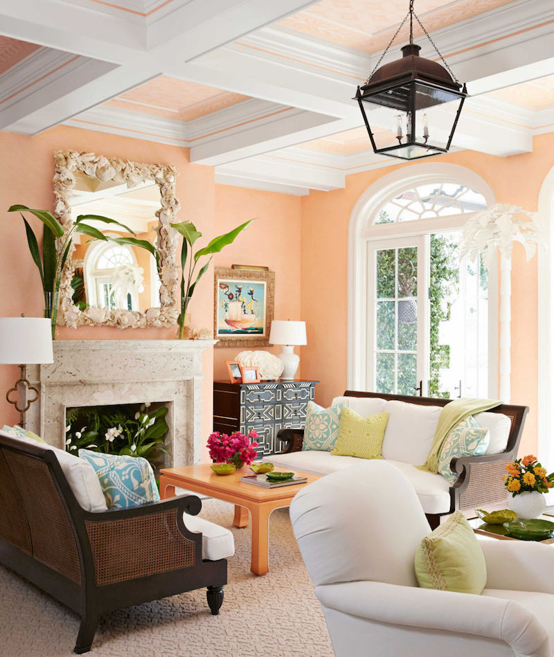 idee-decoration-peinture-salon-tons-pastel-couleur-abricot-blanc
