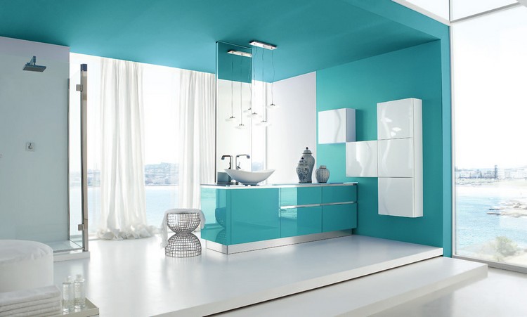 meuble-salle-bain-moderne-peinture-bleue-plafond-design-carrelage-blanc-neige