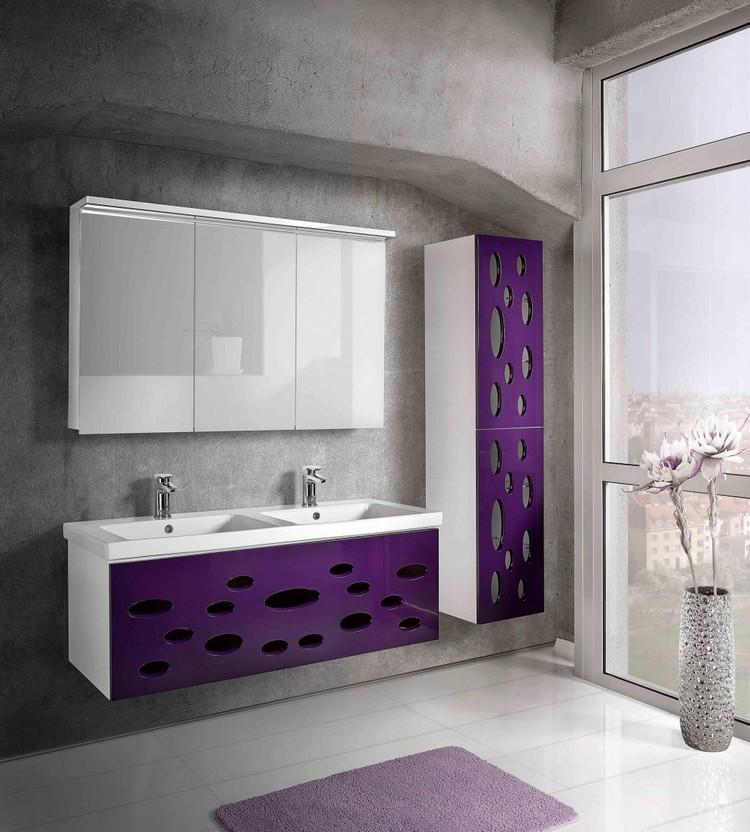meuble-salle-bain-moderne-vitta-violet-fonce-tapis-parement-beton