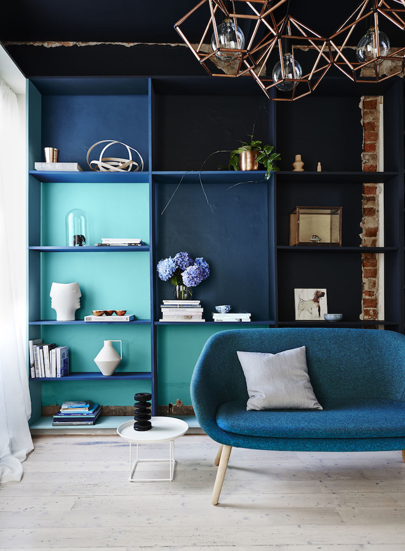 meubles-deco-bleu-canard-turquoise-suspensions-geometriques-cuivre