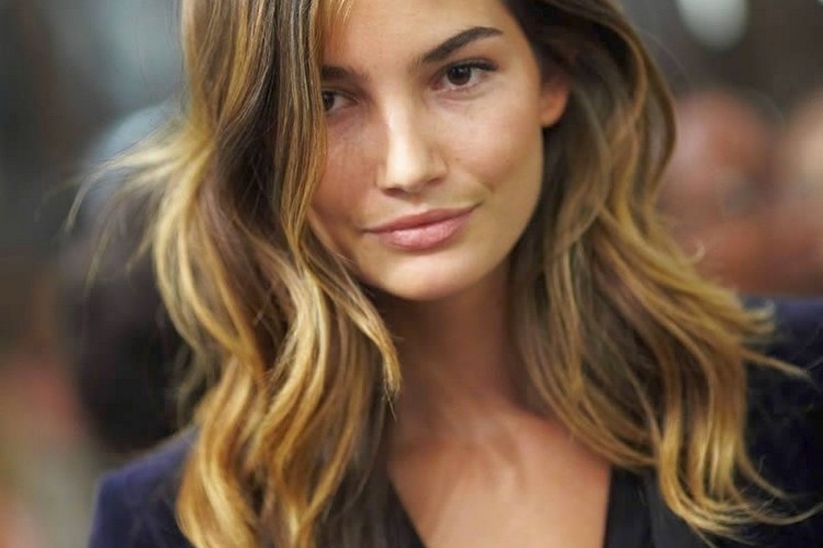 Ombré blonde : osez l’ombré hair sur cheveux noir et châtain