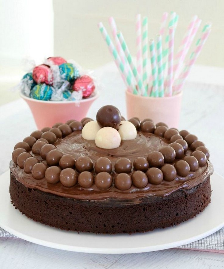 recette-gâteau-anniversaire-thermomix-chocolat-décoration-bonbons