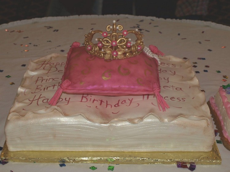 recette-gâteau-anniversaire-thermomix-coussin-conte-fées-rose-couronne