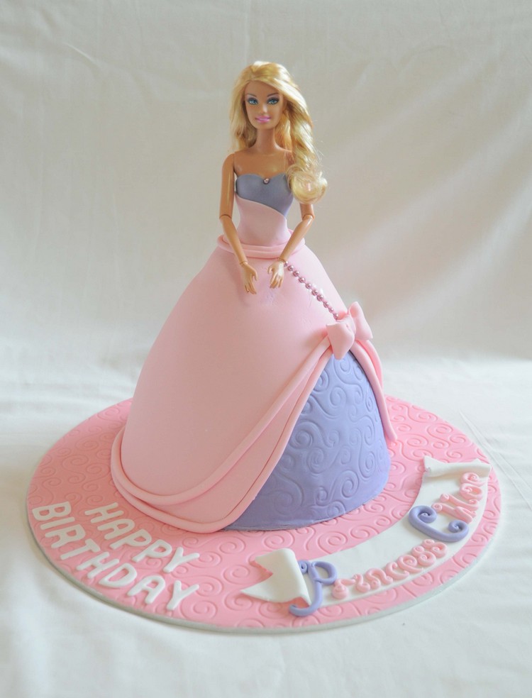 recette-gâteau-anniversaire-thermomix-poupée-barbies-déco-lilas-rose