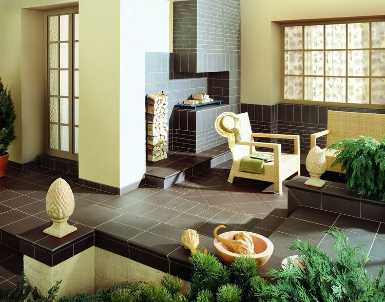 revêtement-terrasse-carrelage-noir-meubles-design