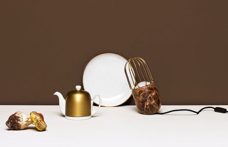 théière-porcelaine-cloche-inox-finition-bronze-ustensiles-cuisine-déco-pratiques