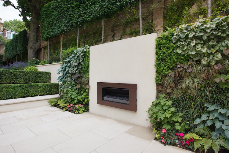 construire mur vegetal exterieur-cheminée-moderne-plantes-vertes-fleurs-bordure-buis