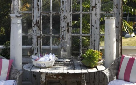 décoration-jardin-pas-chere-shabby-chic-décor-ancienne-porte-fenêtre-dormant