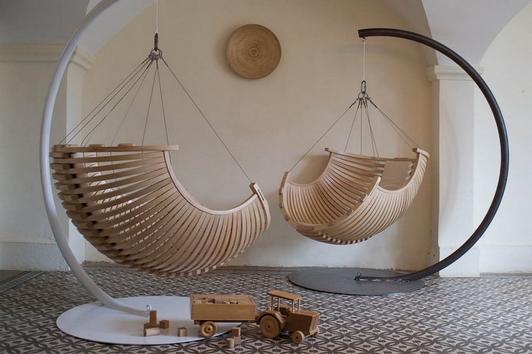 fauteuil-suspendu-intérieur-bois-massif-design-original