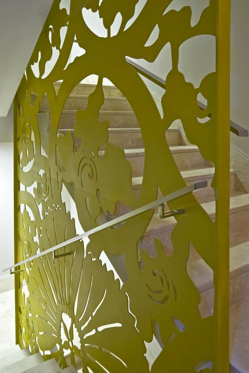 garde-corps escalier design-métal-perforé-vert