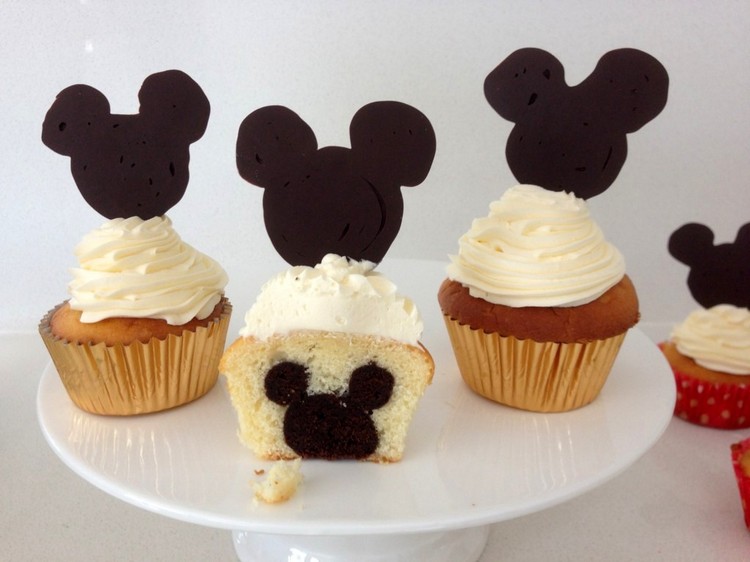 gâteau-surprise-oreilles-animaux-cupcakes