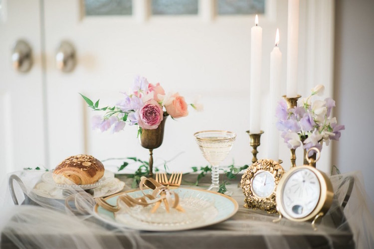 mariage thème romantique déco-table-objets-vintage