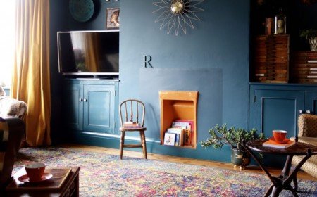 peinture-murale-salon-bleu-petrole-kilim-exotique