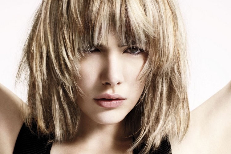 Carré dégradé, une coupe de cheveux qui ne passe jamais de mode!