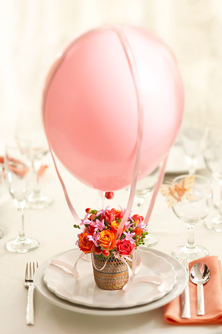 centre-table-mariage-romantique-montgolfière-petite-composition-florale