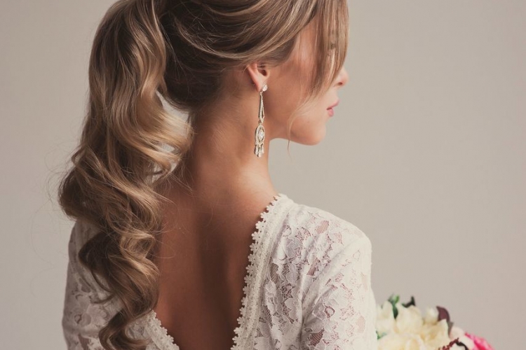 Coiffure boucle mariage en 20 idées qui décoiffent!