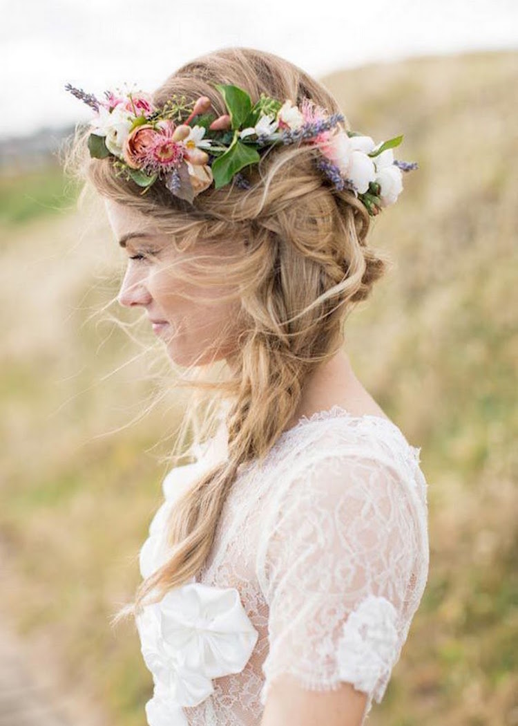 coiffure-mariage-facile-tresse-boho-couronne-fleurs