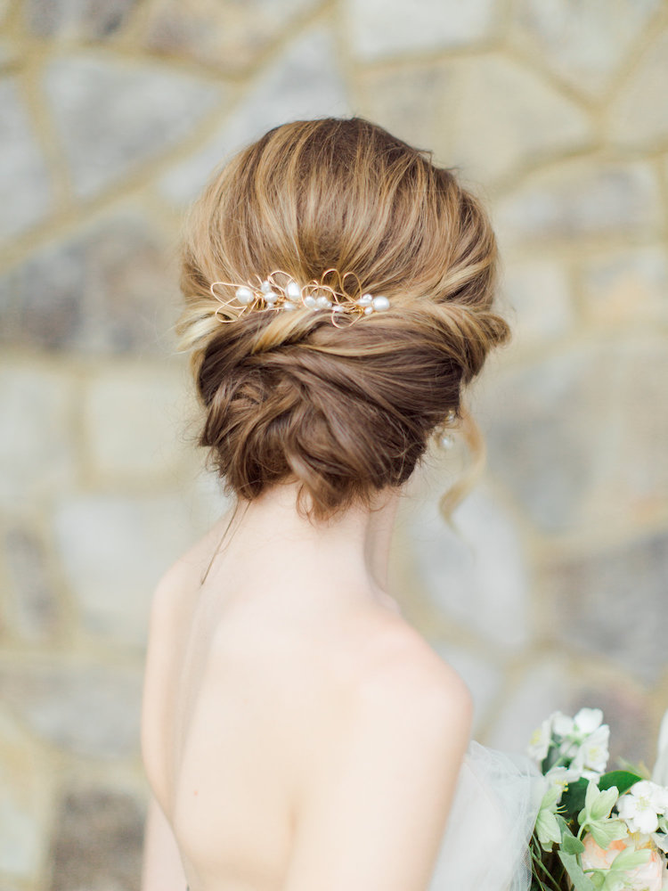 Id e chignon  mariage  la coiffure classique qui tient 