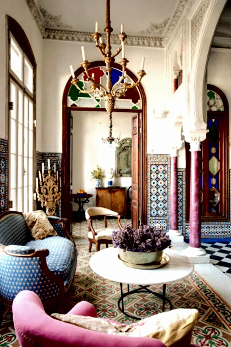 salon-marocain-moderne-carrelage-marocain-arcs-en-ogive