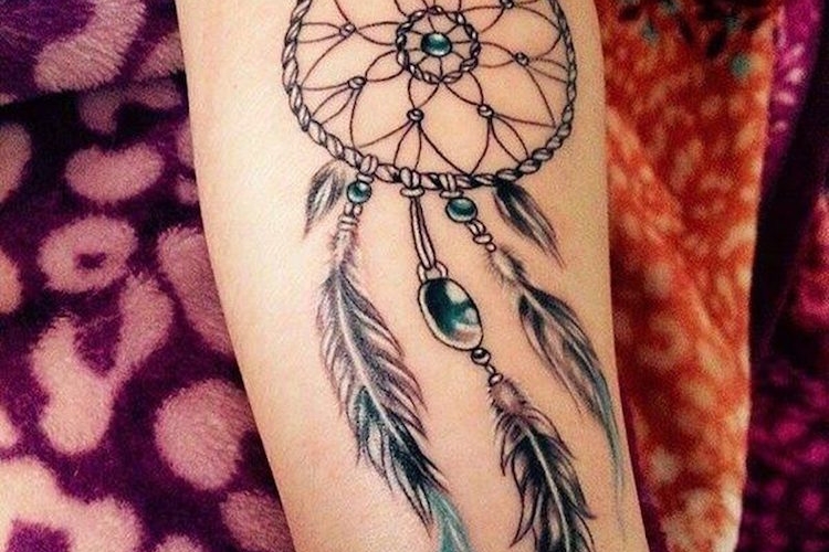 Tatouage attrape rêve – une émotion gravée à l’encre sur le corps et