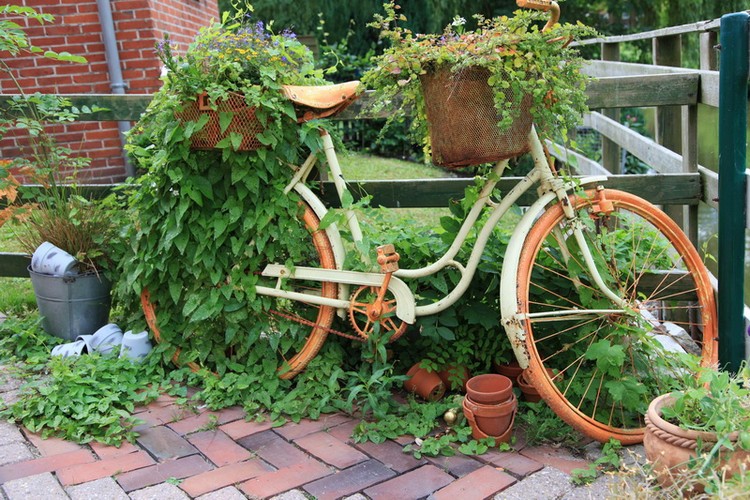 vélo-déco-jardin-porte-plante