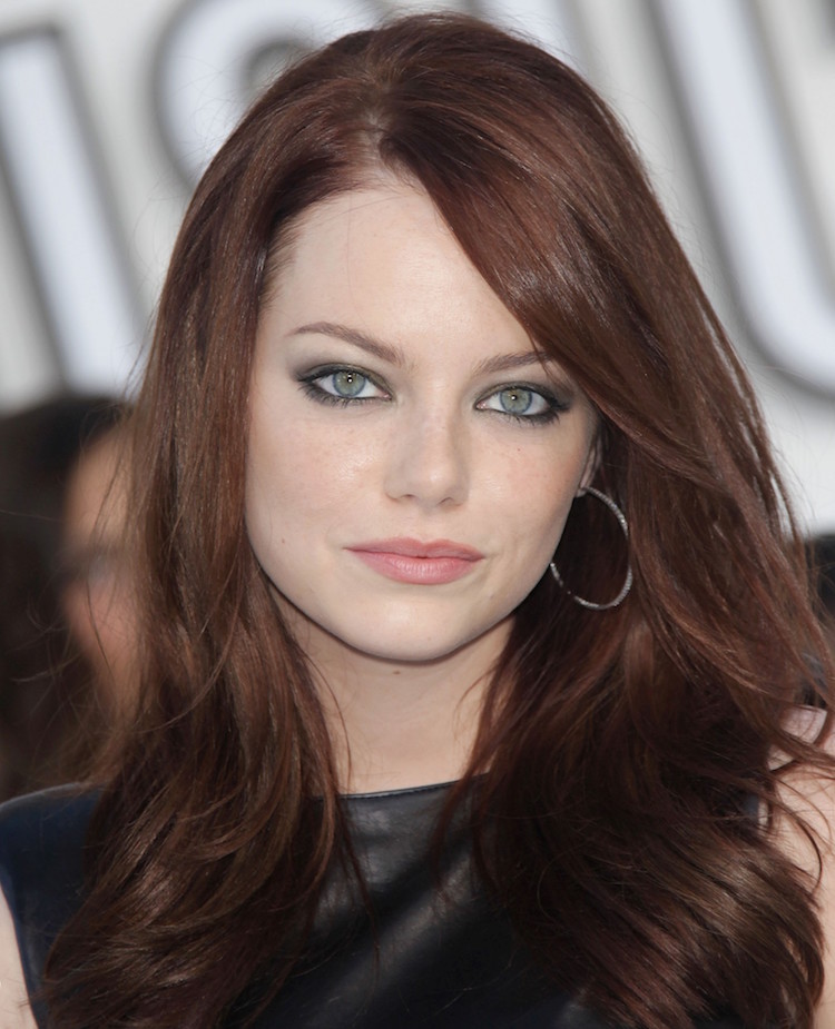 couleur-auburn-cheveux-mi-longs-emma-stone