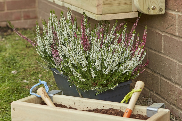 faire-jardinière-bois-bac-herbes-aromatiques