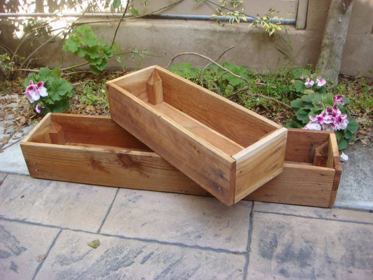 faire une jardinière en bois forme-rectangulaire-simple