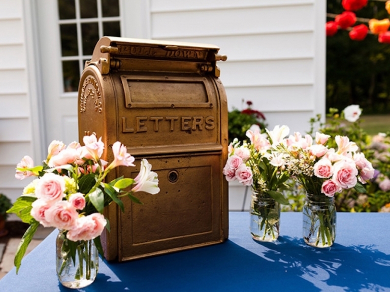 urne-mariage-originale-boite-lettres-vintage