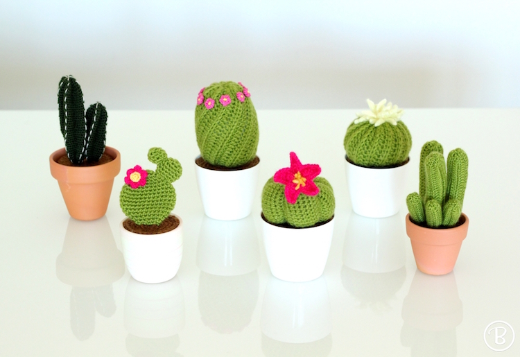 activité-manuelle-crochet-amigurumi-cactus-déco-table
